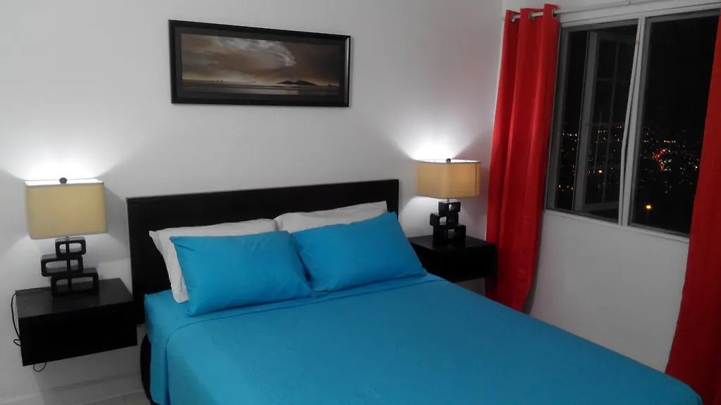 Signature'S 21 At The Country Club Apartment Kingston