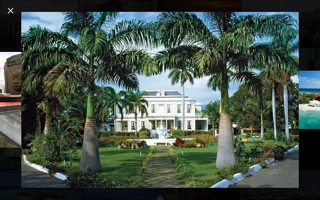 Signature'S 21 At The Country Club Apartment Kingston