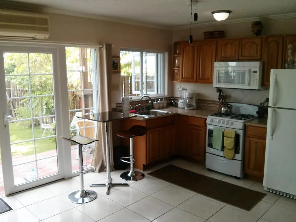 Signature'S 21 At The Country Club Apartment Kingston 0*,  Jamaica